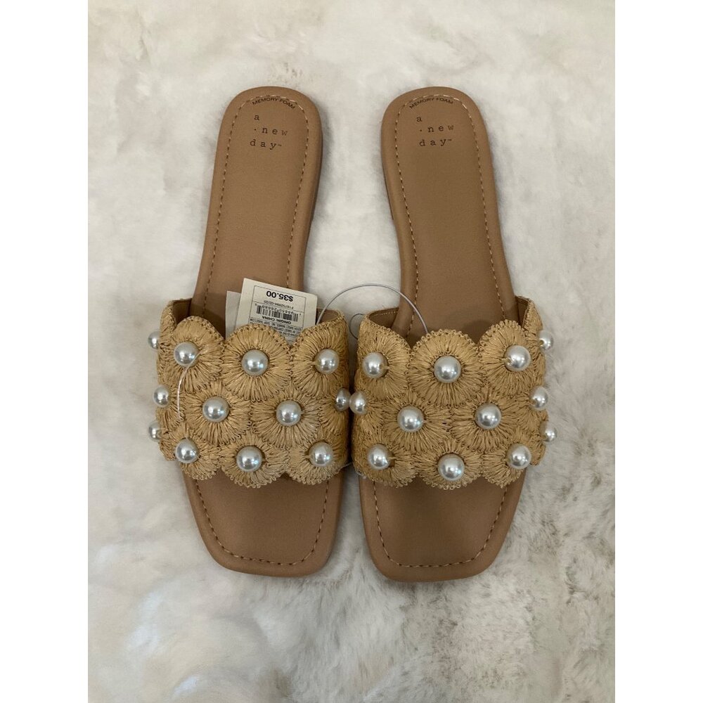 A new Day size 9.5 NEW Delaney Ornament Slide Sandals with Memory Foam Insole - Picture 3 of 6